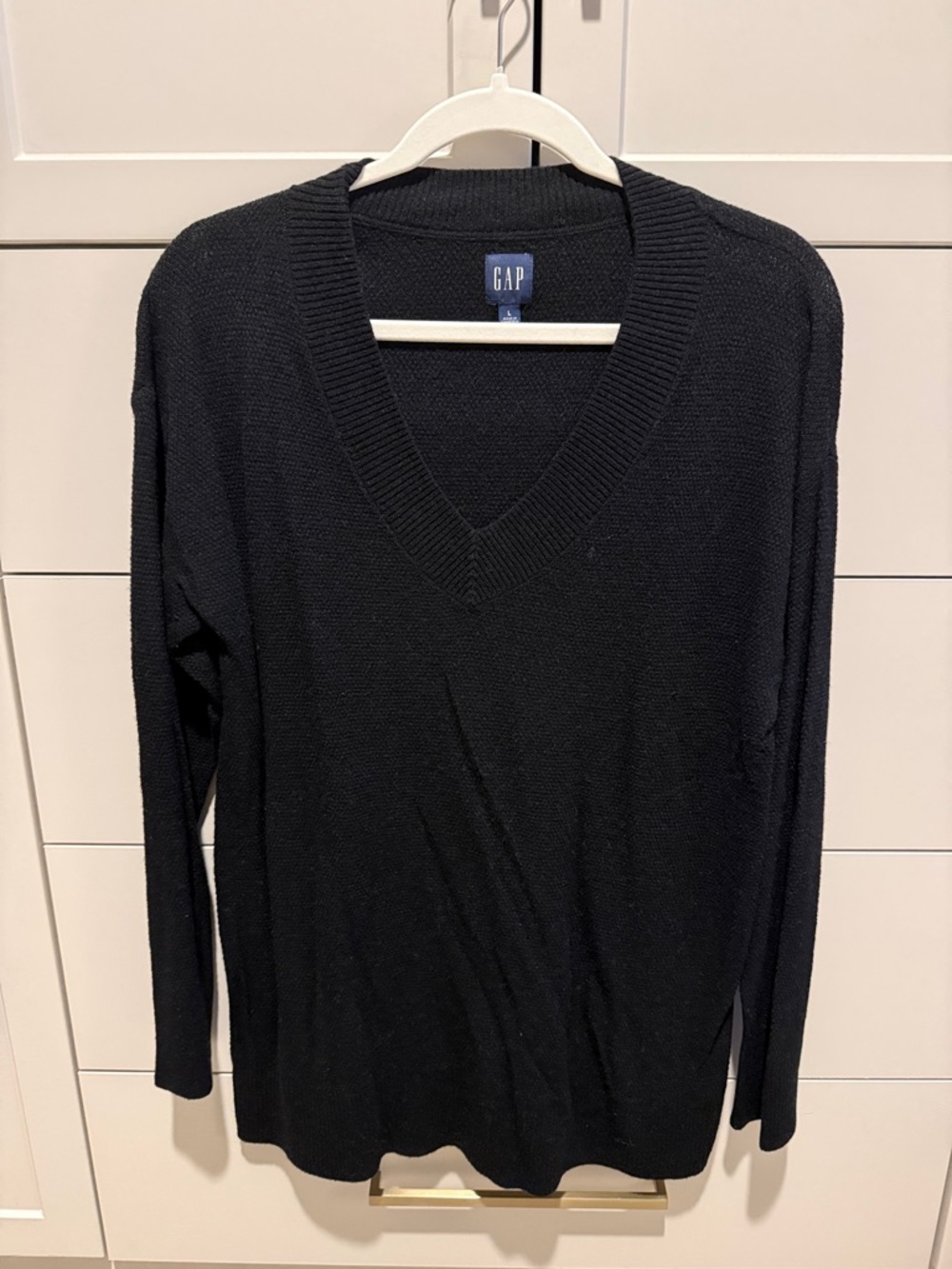 GAP Men's Black V-Neck Knit Sweater